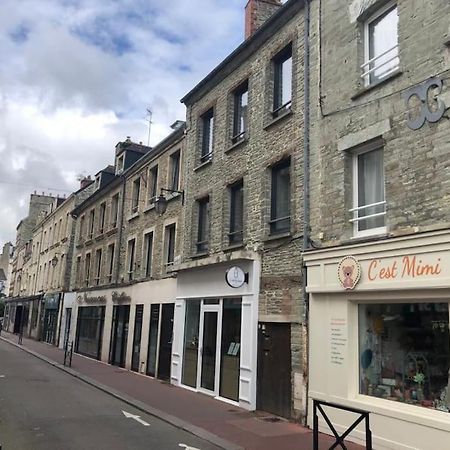 Duplex Parapluies De Cherbourg Netflix Parking Dış mekan fotoğraf