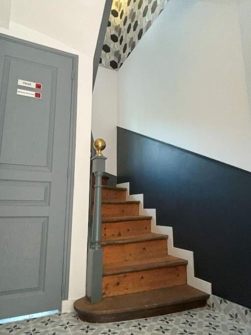 Duplex Parapluies De Cherbourg Netflix Parking Dış mekan fotoğraf