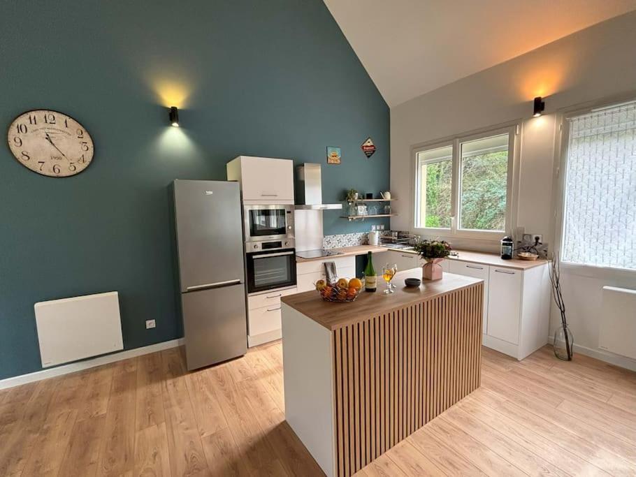 Duplex Parapluies De Cherbourg Netflix Parking Dış mekan fotoğraf